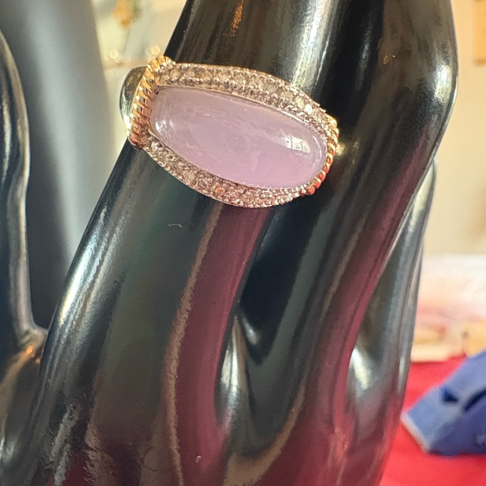 Lavender Jade and diamond ring - Picture 2 of 8